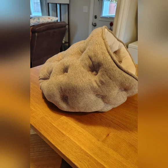 Shell Shaped Pet Bed - Picture 2 of 3